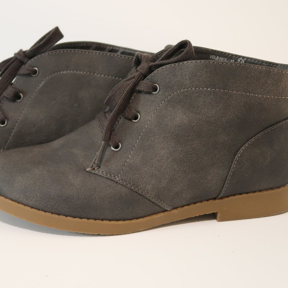 Very G Cute dressy/casual women's ankle boots lace up-GRAY- Size 7.5